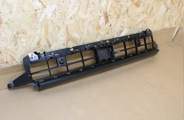 GRILLE LOWER TEXTURED BLACK W/O S-LINE