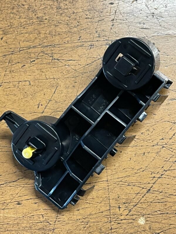 BUMPER BRACKET FR LH OUTER PLASTIC - Image 4