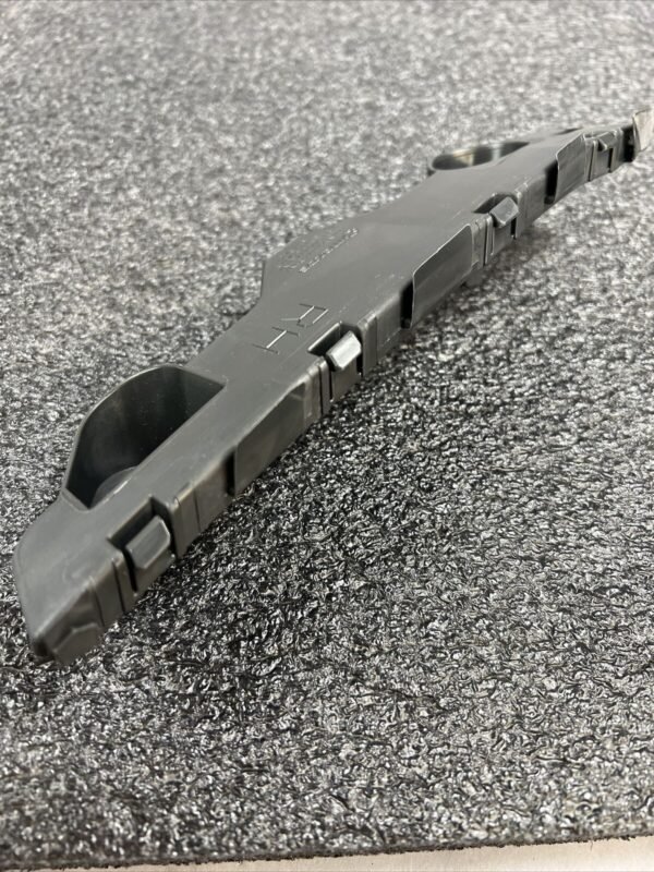 BUMPER BRACKET FR RH PLASTIC - Image 4