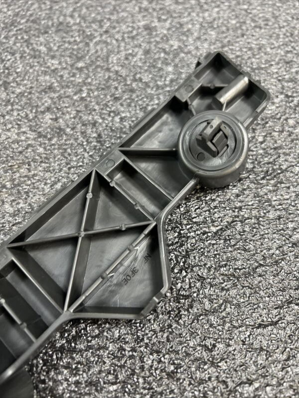 BUMPER BRACKET FR RH PLASTIC - Image 3