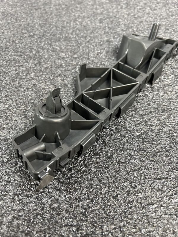 BUMPER BRACKET FR RH PLASTIC - Image 2